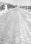 Picture: Couple carrying buckets on the road (~2K JPEG thumbnail)